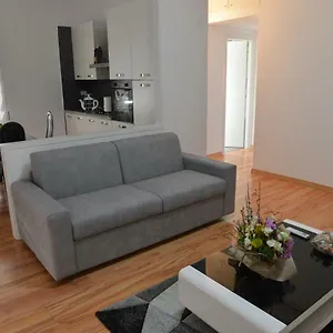 De 60 M² En Aeropuerto De Roma - Fiumicino, Con 2 Habitación Apartamento